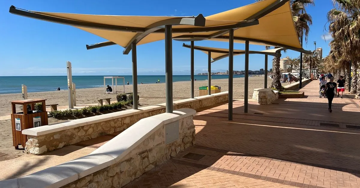 Fuengirola centre beach with promenade